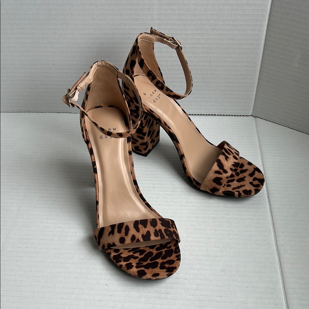 New A New Day Leopard Block Heel Sandals Size 7